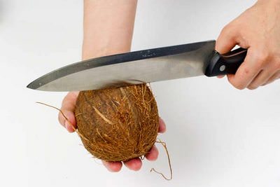Чистим кокос