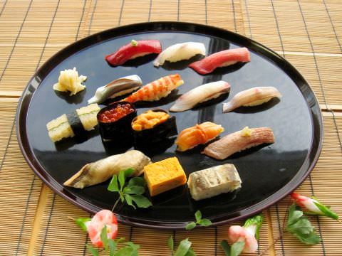Суши-диета – любимое лакомство на страже женской красоты