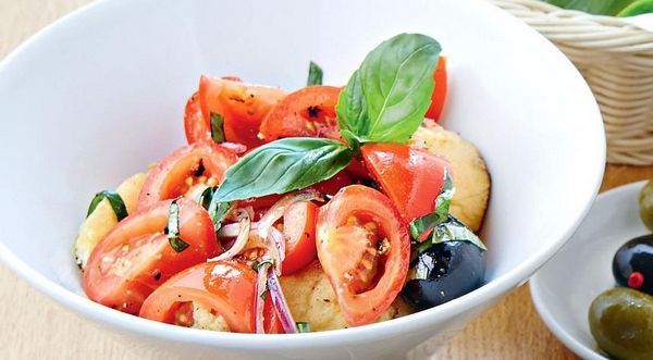 Салаты из помидоров: готовим вкусно