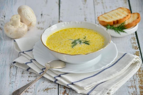 Сливочно-сырный суп с брокколи готовности всех овощей
