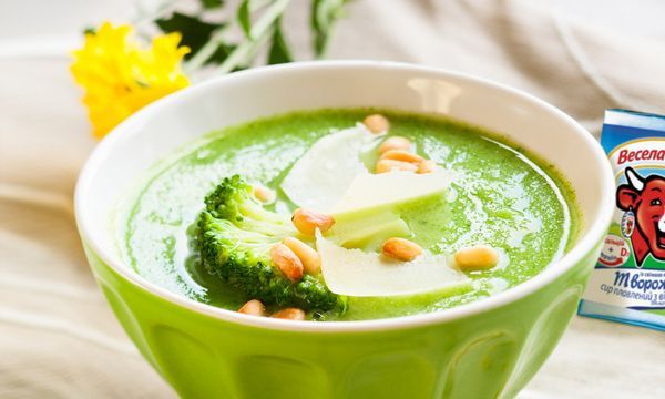 Сырный крем-суп с брокколи на небольшие соцветия