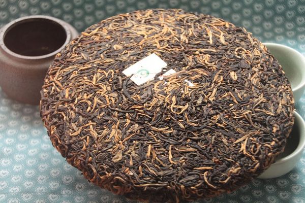 Технология производства чая пуэр Обычно листья раскладывают