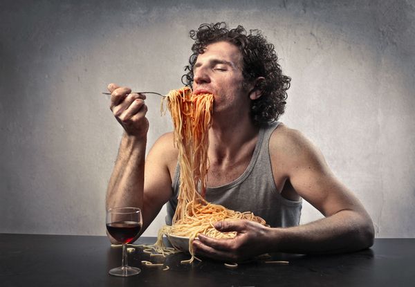 Как правильно есть гарнир и спагетти