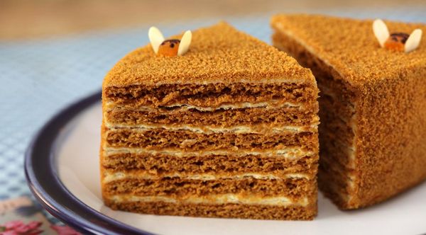 Медовый торт: рецепт классический взбиваем миксером